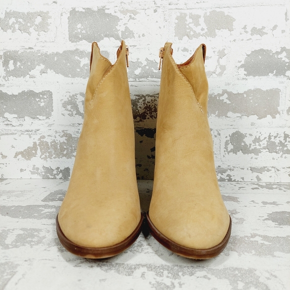 NEW Lucky Brand Loxona Tan Leather Block Heel Ankle Boots A978 - Picture 3 of 12